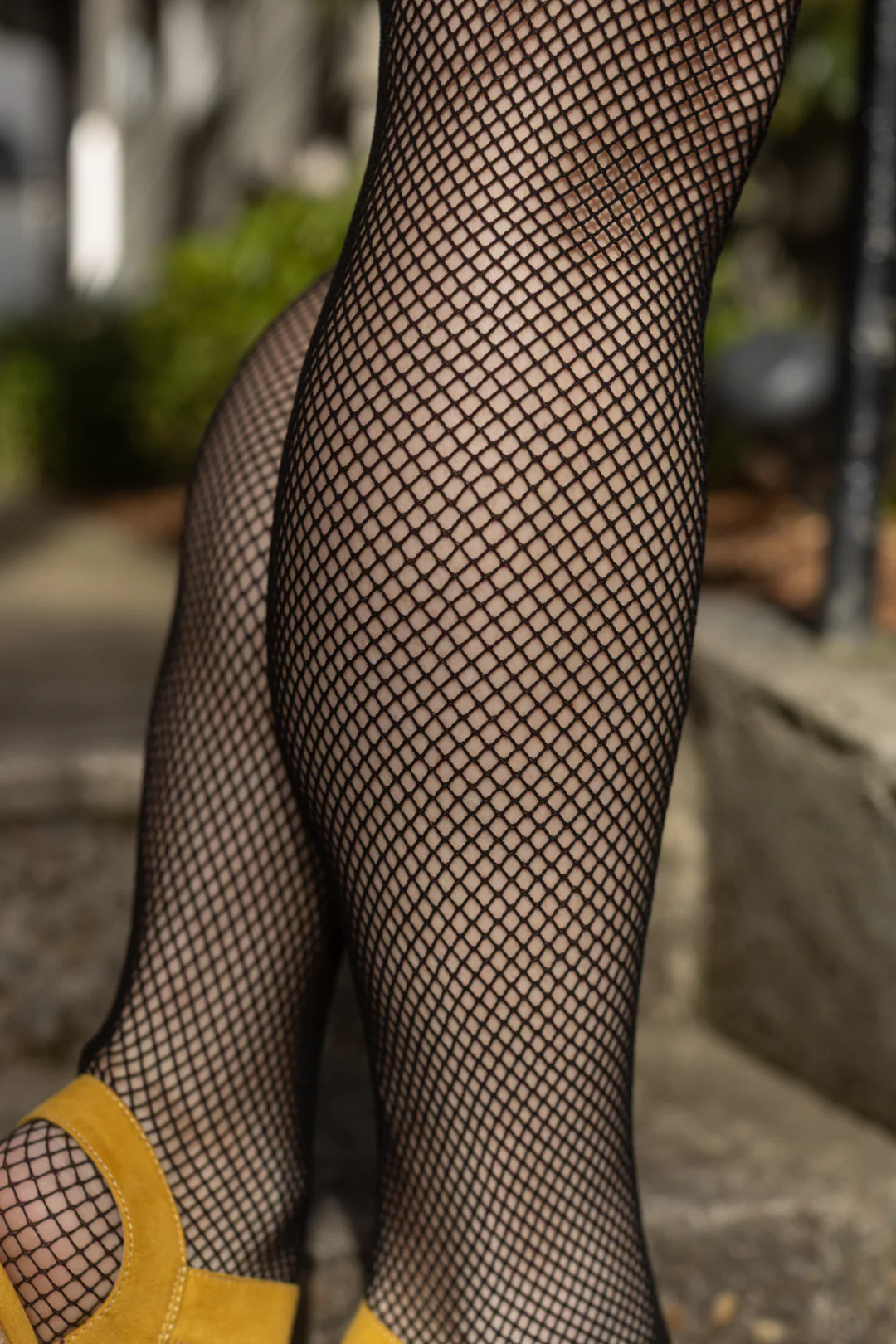 Fishnet Seamless Pantyhose - Image 7