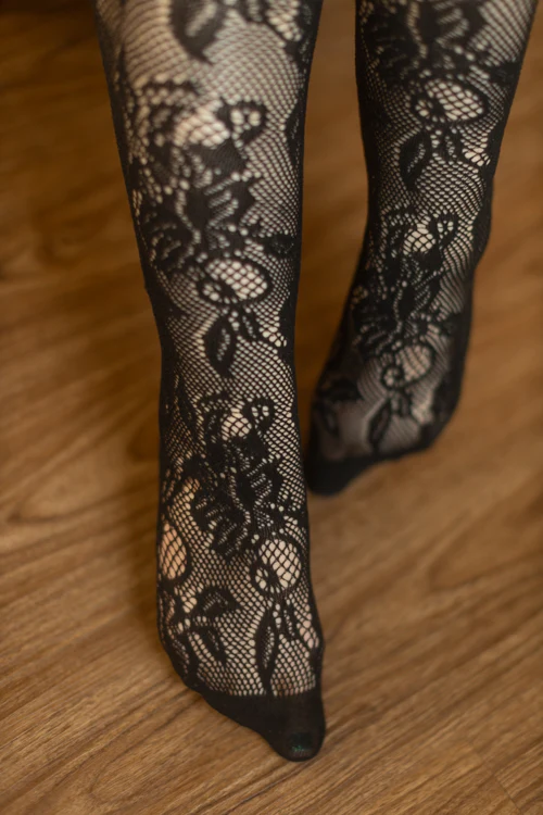 French Rose Backseam Stockings with Attached Garter - Image 7