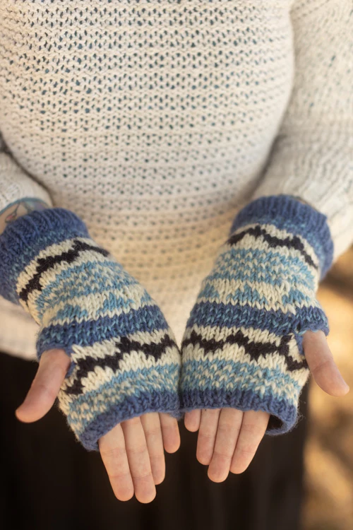 Geometric Wool Arm Warmers - Image 9