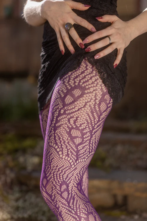 Peacock Feathers Net Tights - Image 7