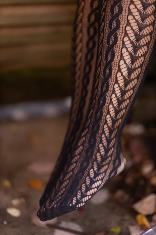 Plus Size Braided Swirls Net Tights - Image 3
