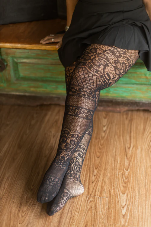 Plus Size Instarsia Lace Net Tights - Image 4