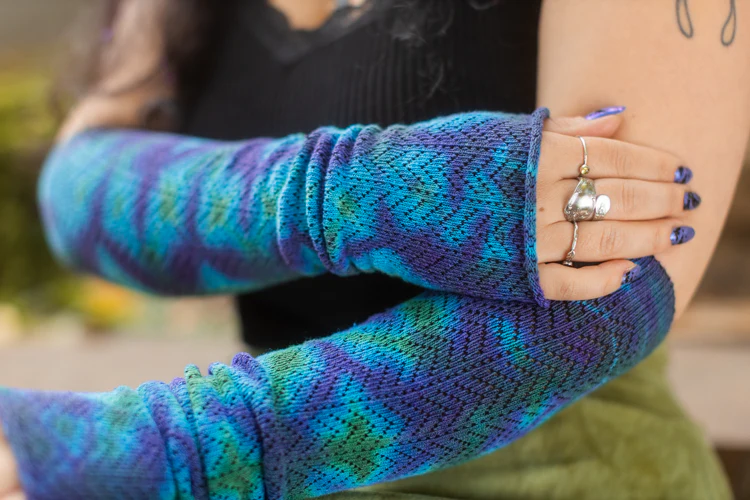 Tie Dye Chevron Sleeves - Image 11