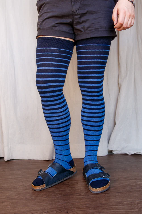 XL-FOOT Longer Gradient Striped Extraordinary Socks