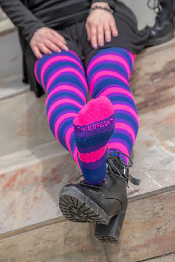 XL-FOOT Longer Original Pride Stripes Socks - Image 5